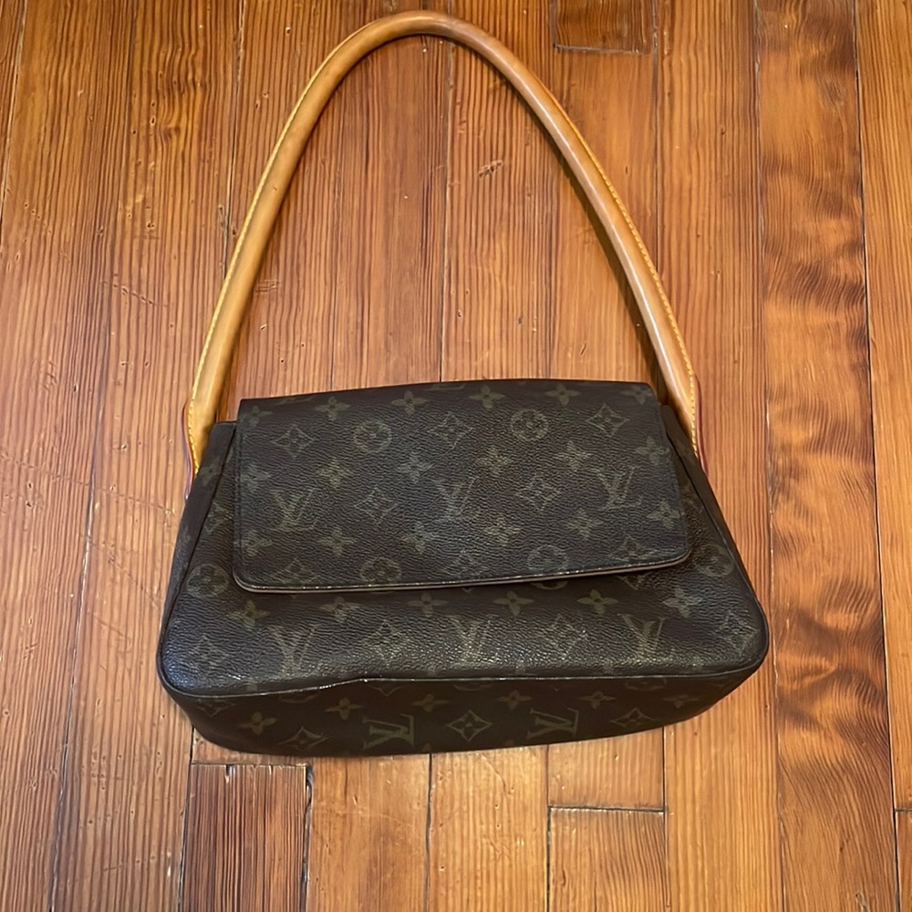 VINTAGE LOUIS VUITTON CANVAS SHOULDER BAG